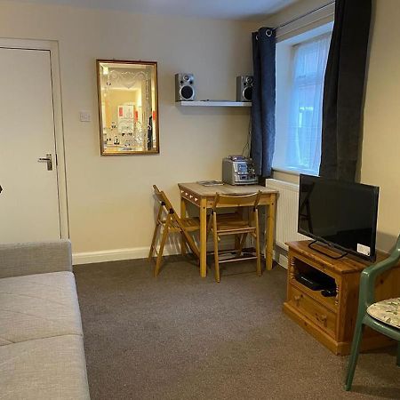 Ham Road Apartment Вортінг Екстер'єр фото